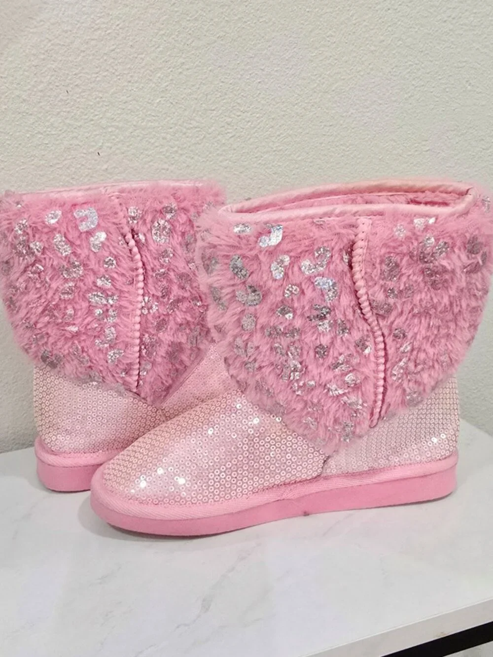 Justice ✦ Sparkly Faux Fur Boots ✦ Pink Sequin Glitter Accents Light‑Up Sides 3